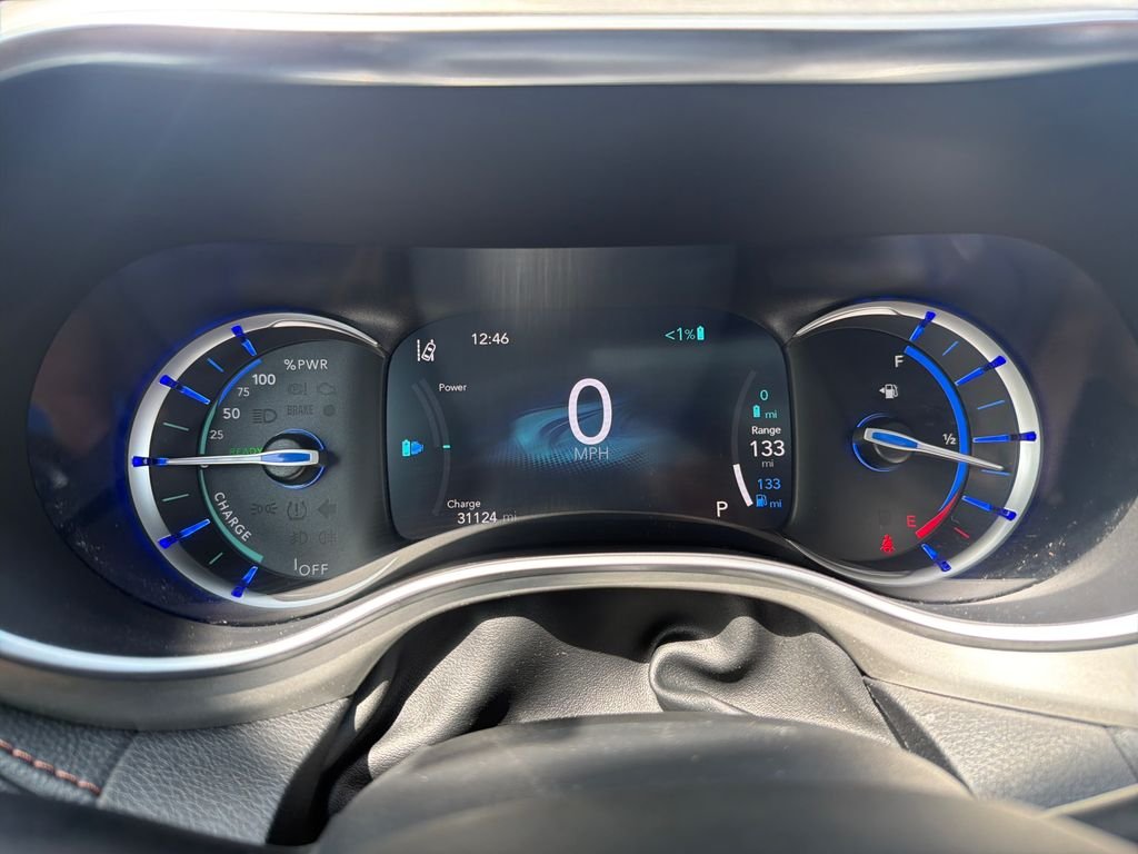 Used 2026 White Chrysler Pinnacle image 19