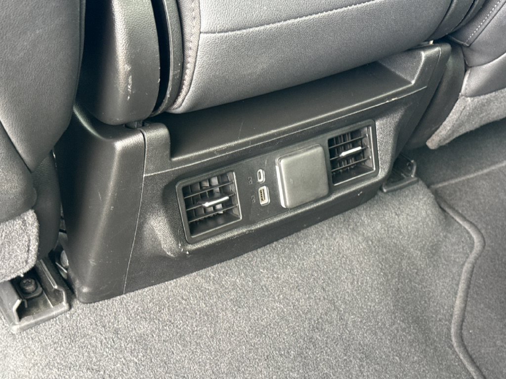 Used 2025 Summit White GMC SLT image 13