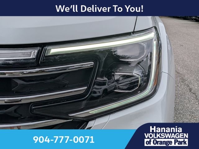 New 2026 White Volkswagen 2.0T SE w/Technology image 9