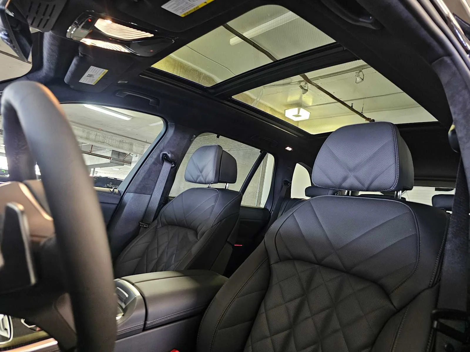 New 2026 Black Sapphire Metallic BMW xDrive50e image 35