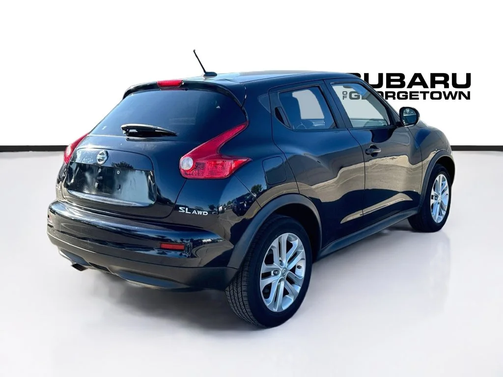 Used 2011 Black Nissan SL image 7