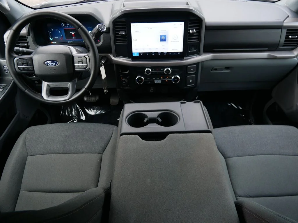Used 2025 Silver Ford XLT image 13