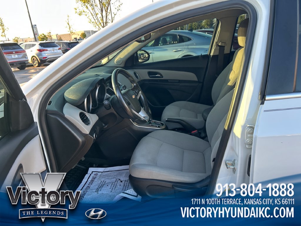 Used 2014 White Chevrolet 1LT image 12