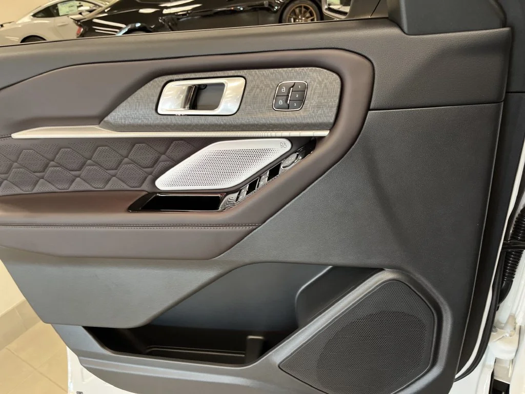 New 2026 Star White Metallic Tri-Coat Ford Platinum™ image 30