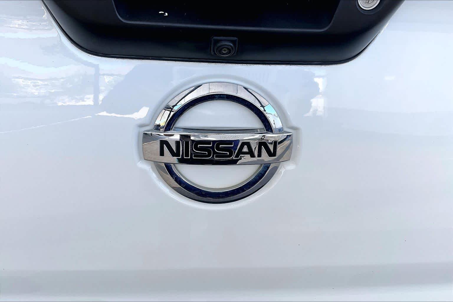 Used 2019 Glacier White Nissan SV image 30