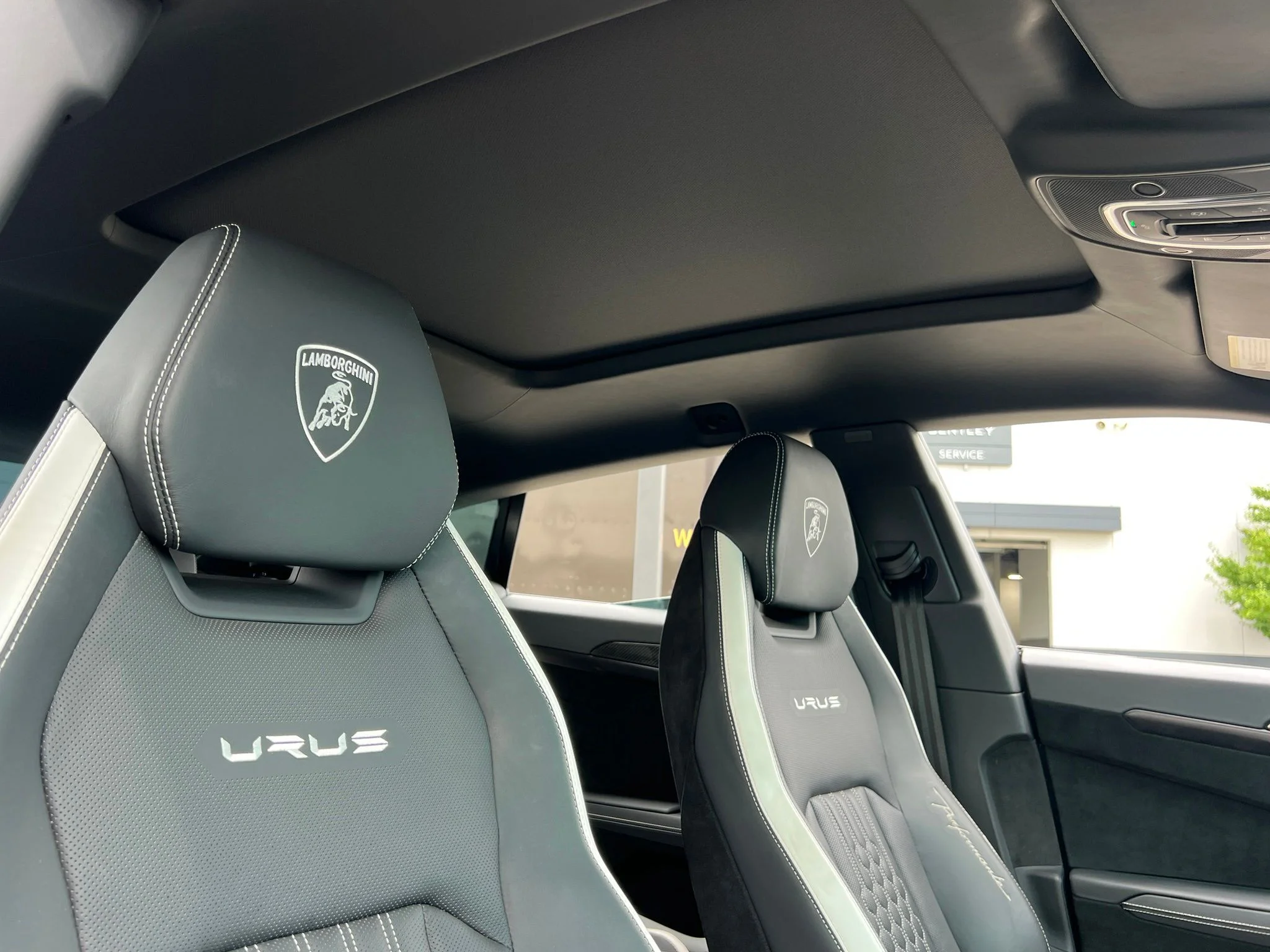 Used 2023 Blue Lamborghini Performante image 26