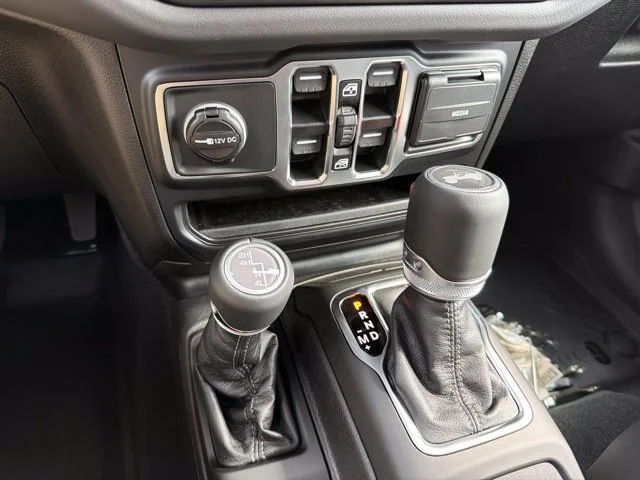 New 2027 White/off-white Jeep Sahara image 18