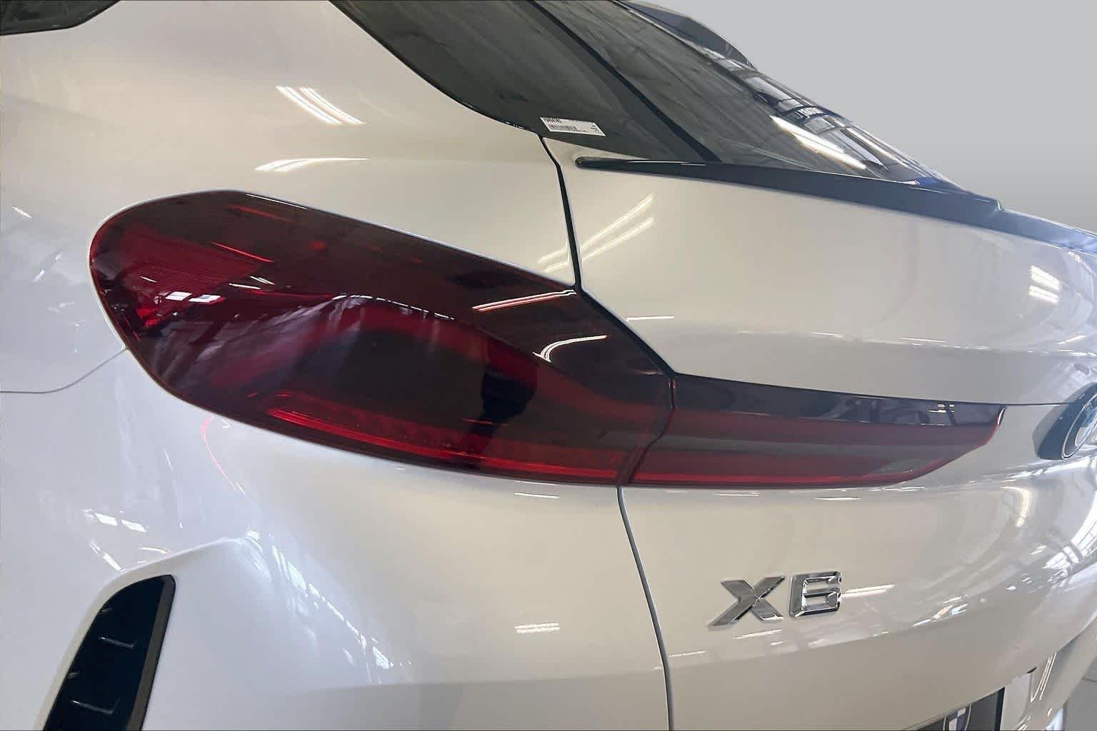 New 2027 Mineral White Metallic BMW xDrive40i image 14