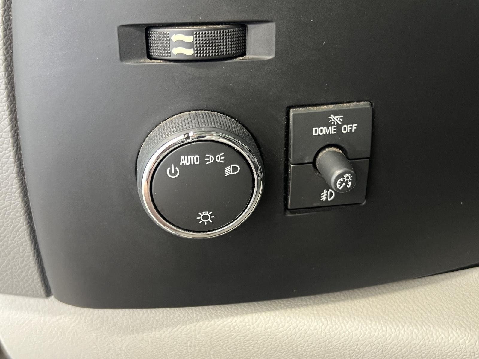 Used 2013 Blue Granite Metallic Chevrolet LT image 20