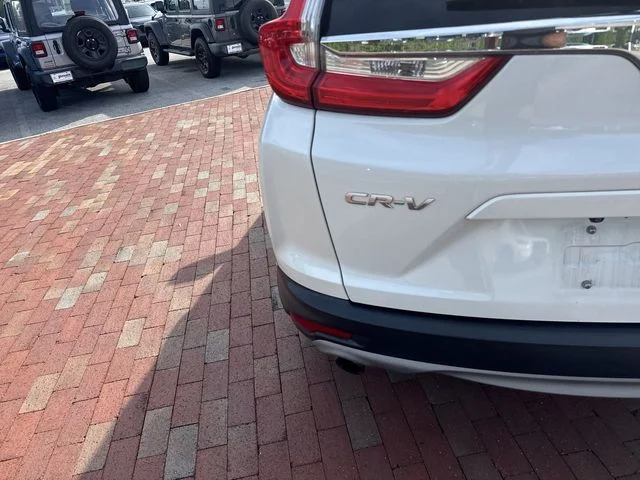 Used 2018 White Honda Touring image 8