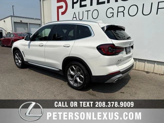Used 2022  BMW xDrive30i image 6