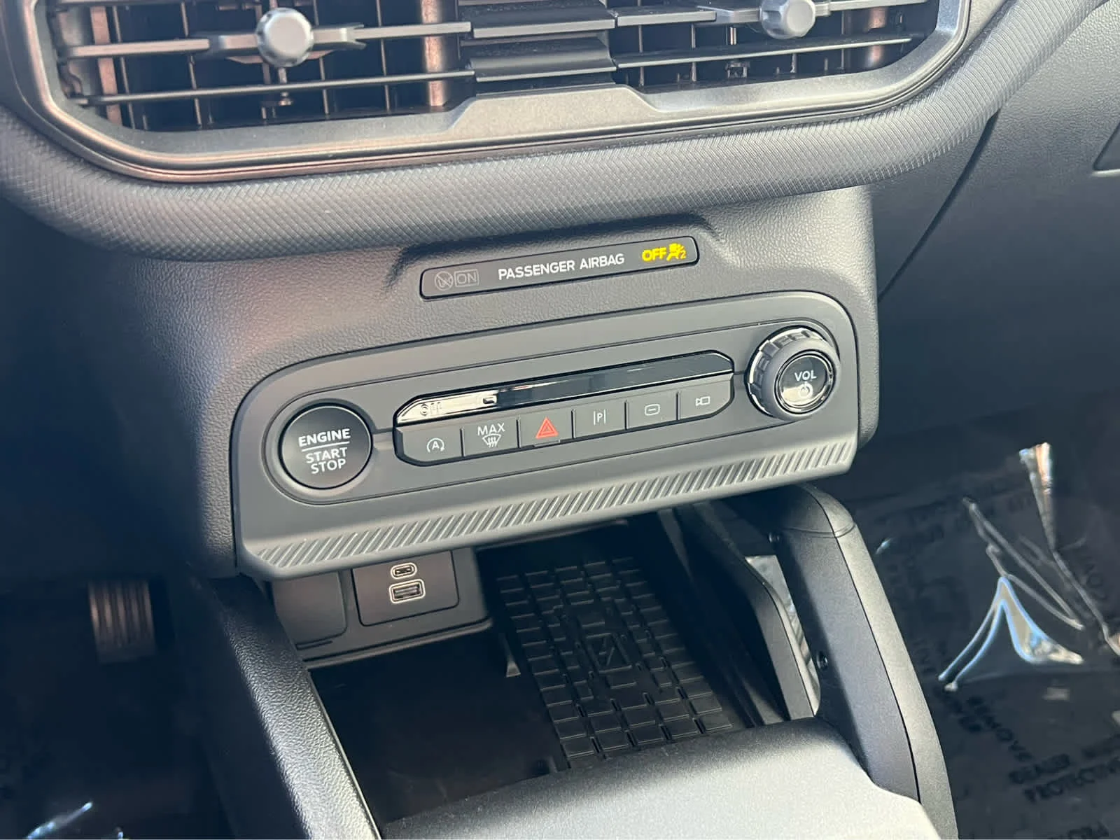 Used 2025 Desert Sand Ford Badlands image 36