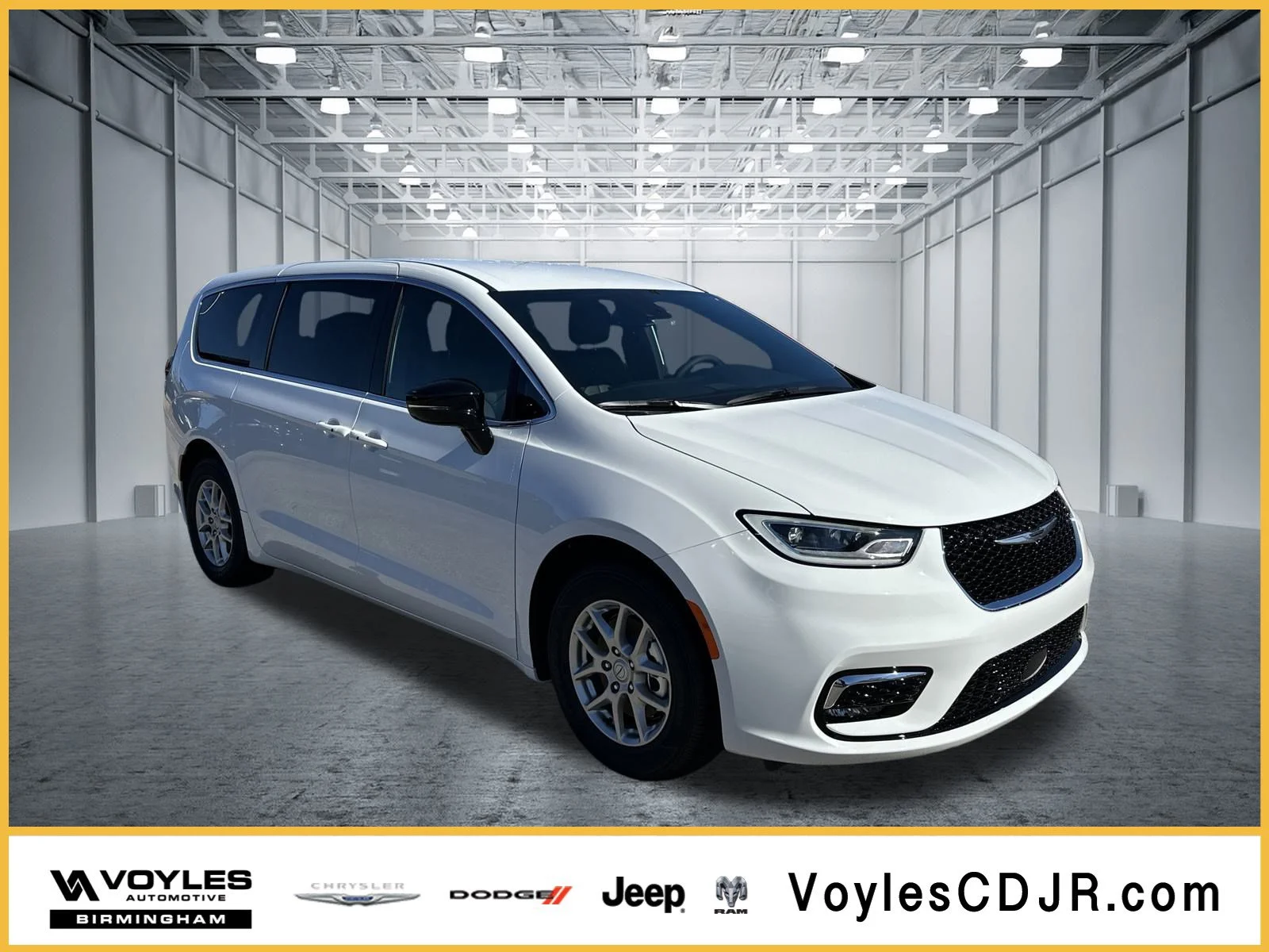 2026 Chrysler Pacifica Select's photo