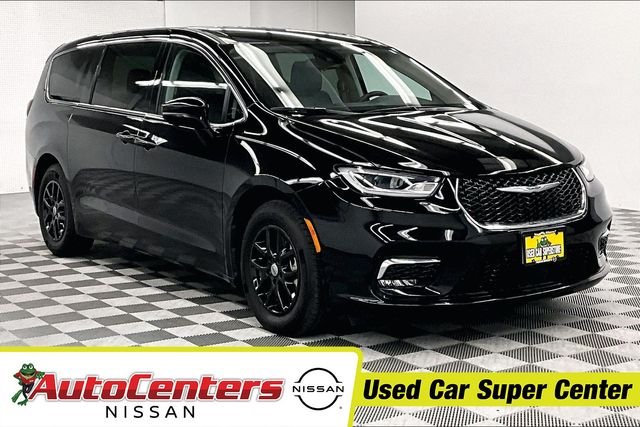 2024 Chrysler Pacifica Touring L's photo
