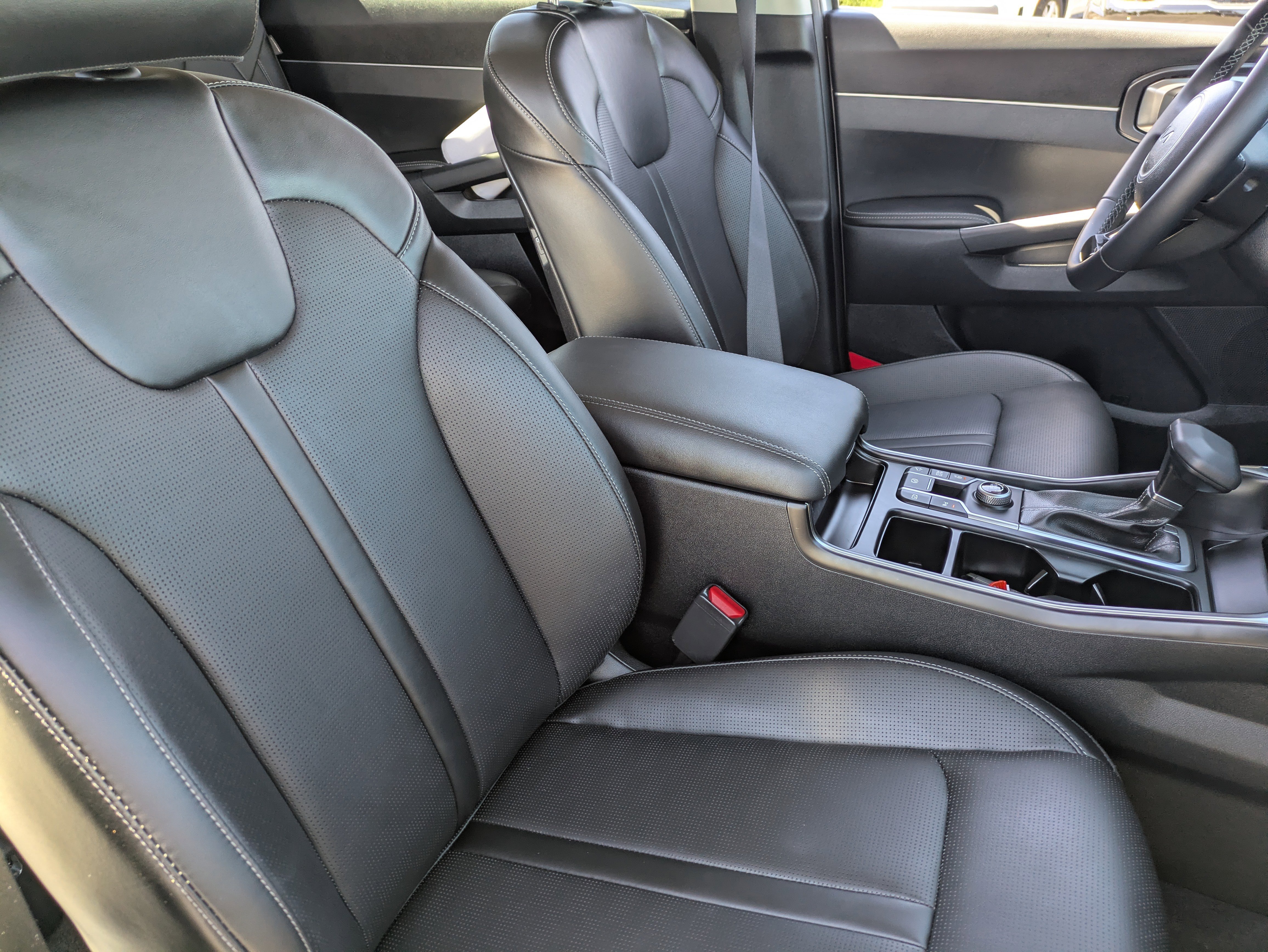 2025 Kia Sorento S - Photo 11