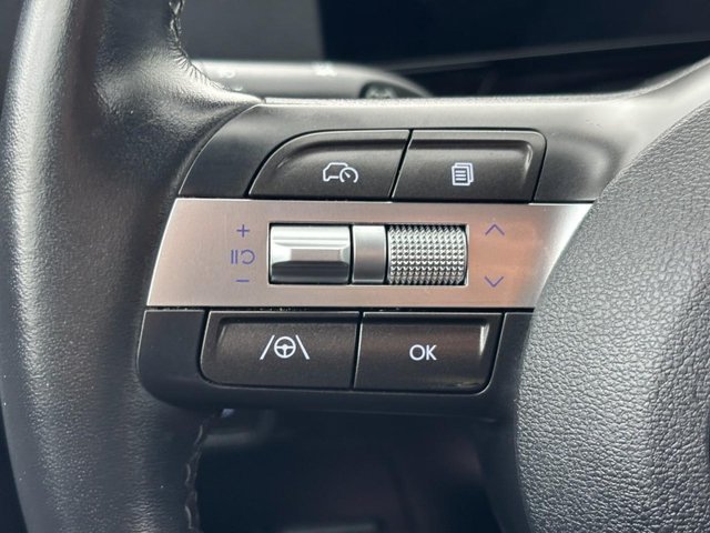 2025 Hyundai Kona SEL - Photo 17