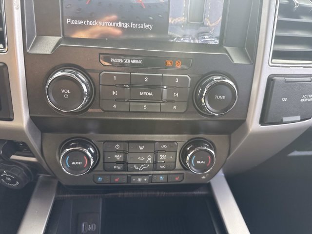 Used 2020 Oxford White Ford Lariat image 28
