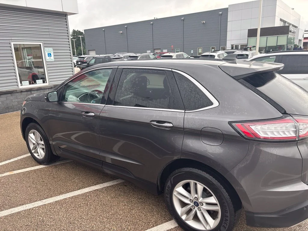 Used 2017  Ford SEL image 5
