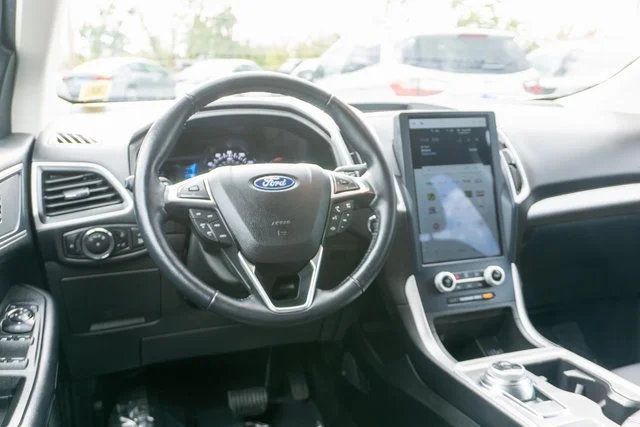 Used 2023 Gray Ford SEL image 13