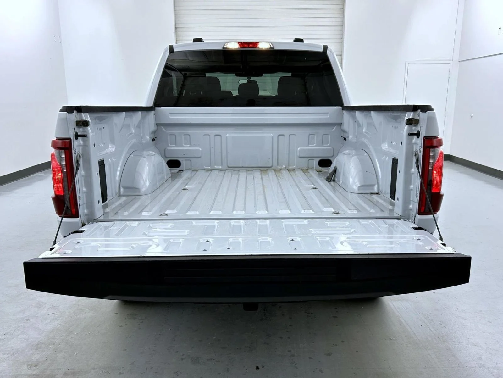 Used 2025 White Ford XLT image 21