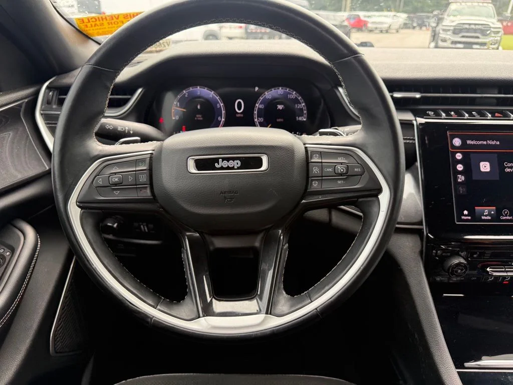 Used 2021 Black Jeep Altitude image 9