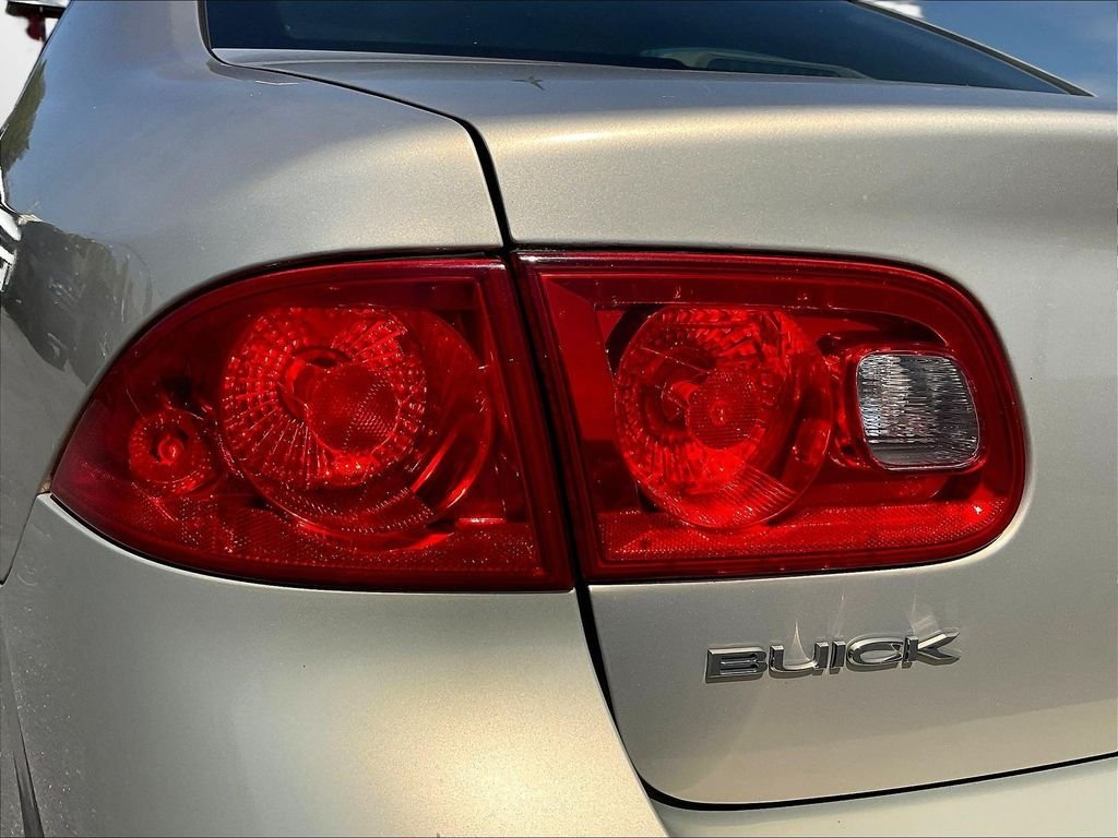 Used 2008 Gold Buick CXL image 25