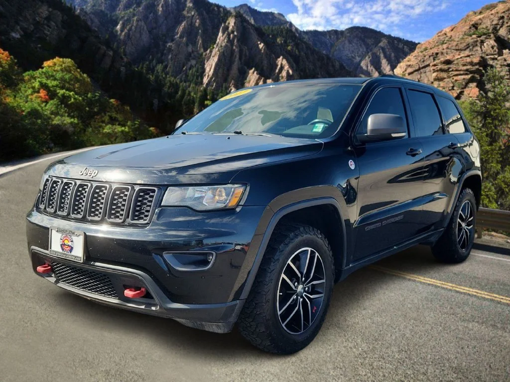 Used 2017 Black Jeep Trailhawk image 5