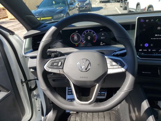 New 2026 White Volkswagen 2.0T SE R-Line Black image 25