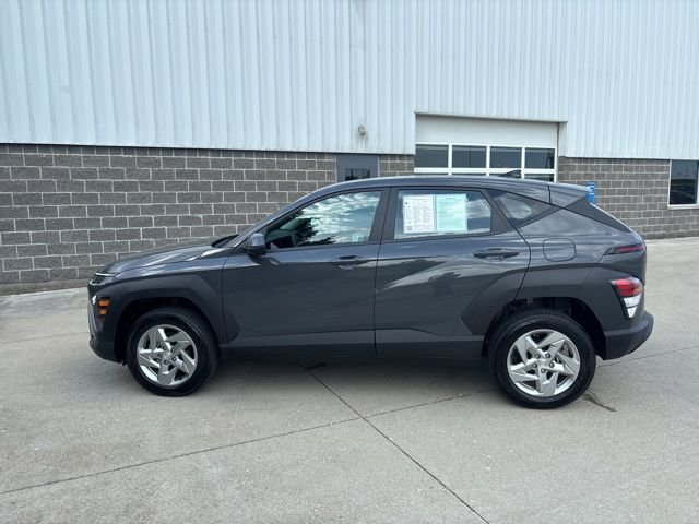 Certified Used 2025 Gray Hyundai SE image 9