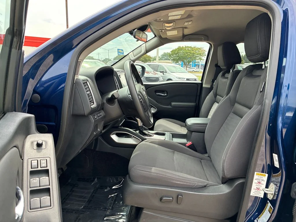 Used 2022 Blue Nissan SV image 15