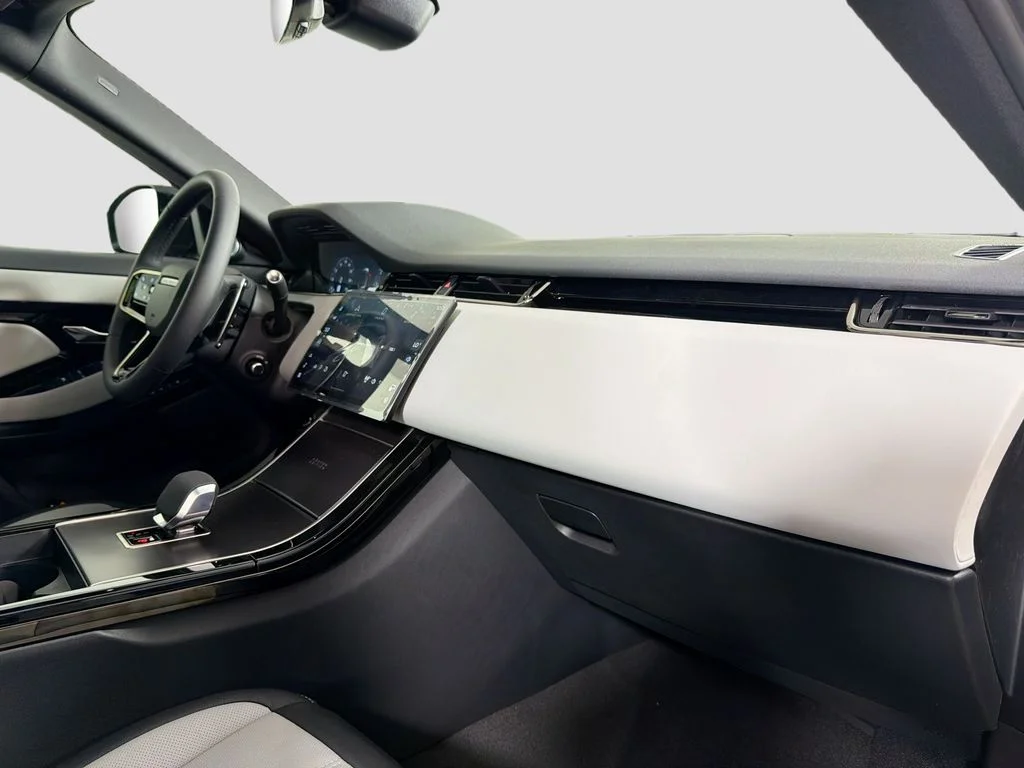 New 2026 Santorini Black Land Rover Hoxton Edition image 31