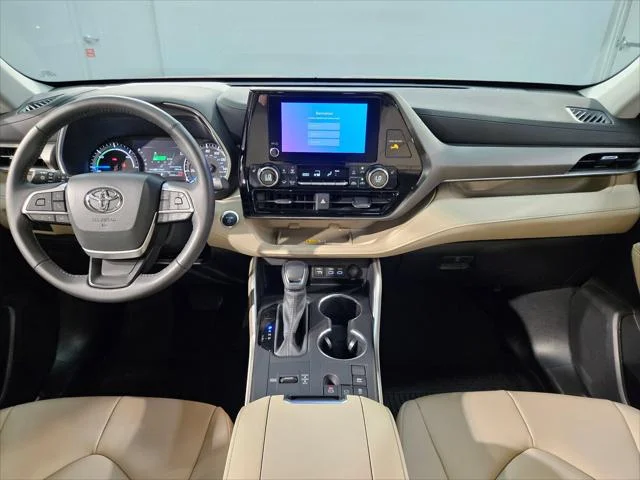 Certified Used 2024 RUBY FLARE PEARL Toyota  image 10
