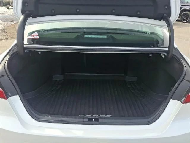 2020 Toyota Camry XLE - Photo 30