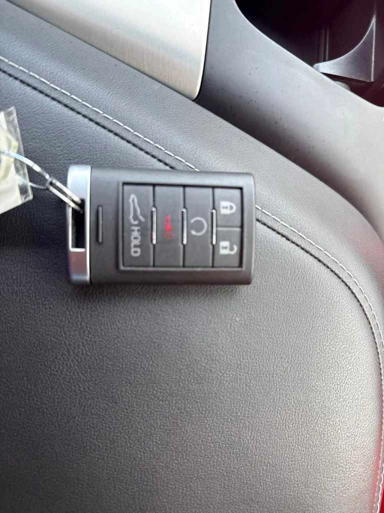 Used 2019 White Chevrolet Stingray image 20