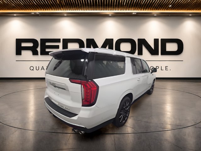 Used 2023 White Frost Tricoat GMC Denali image 8
