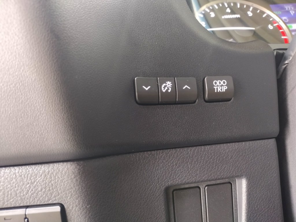 Used 2017 Silver Lexus 200t image 27