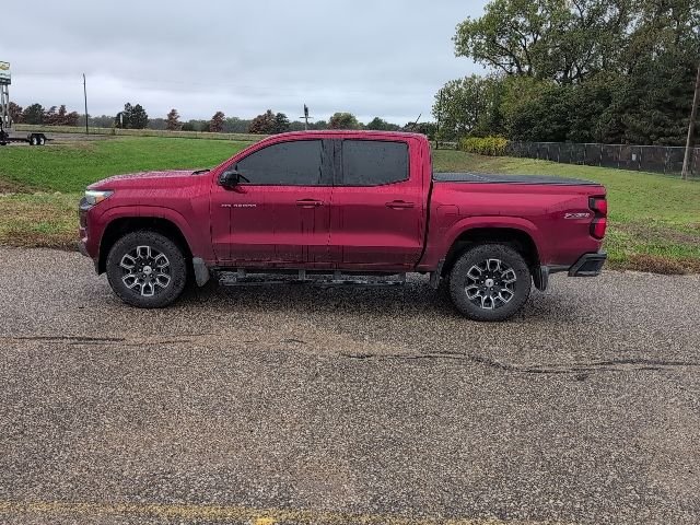 2024 Chevrolet Colorado Z71 photo 2