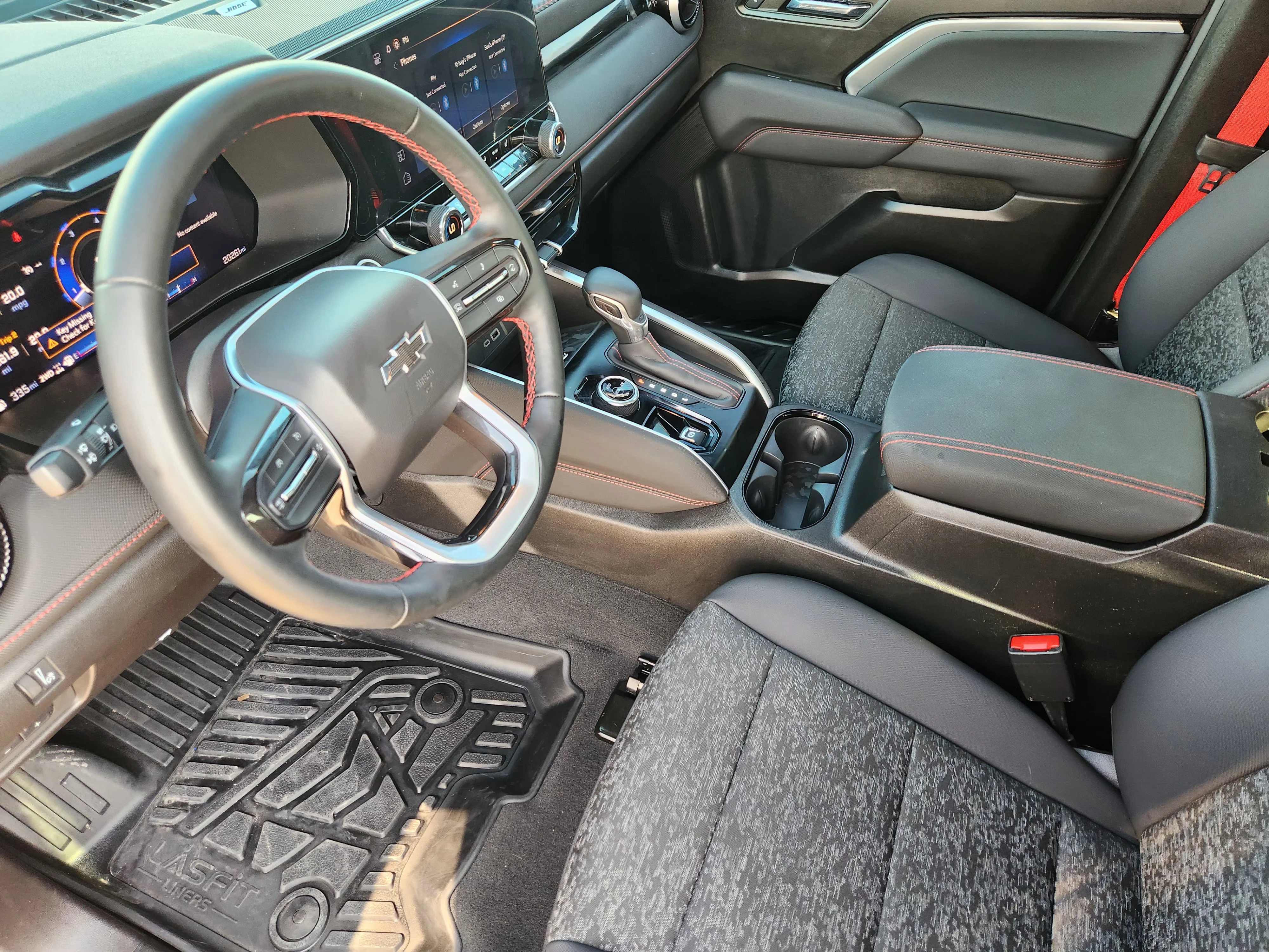 Used 2024 Black Chevrolet Z71 image 13