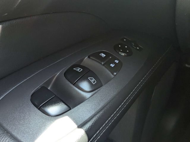 Used 2013 Black Nissan SL image 23