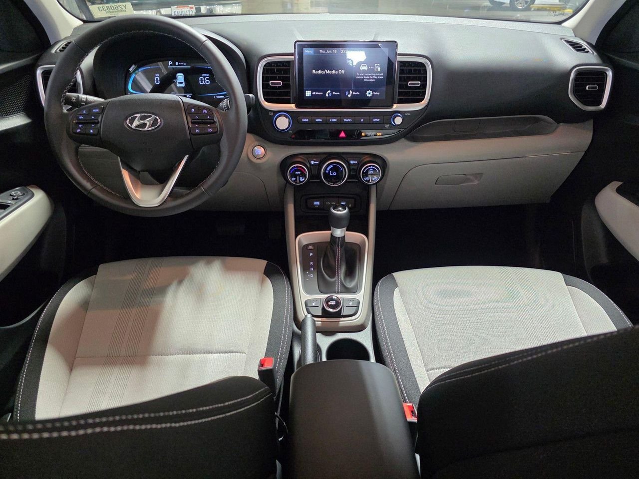 New 2026 Shimmering Silver Hyundai SEL image 18