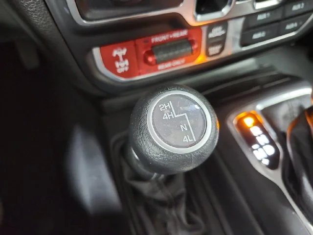 Used 2025 Black Jeep Rubicon image 18
