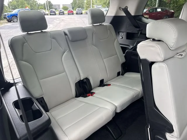 Used 2020 Green Kia EX image 12