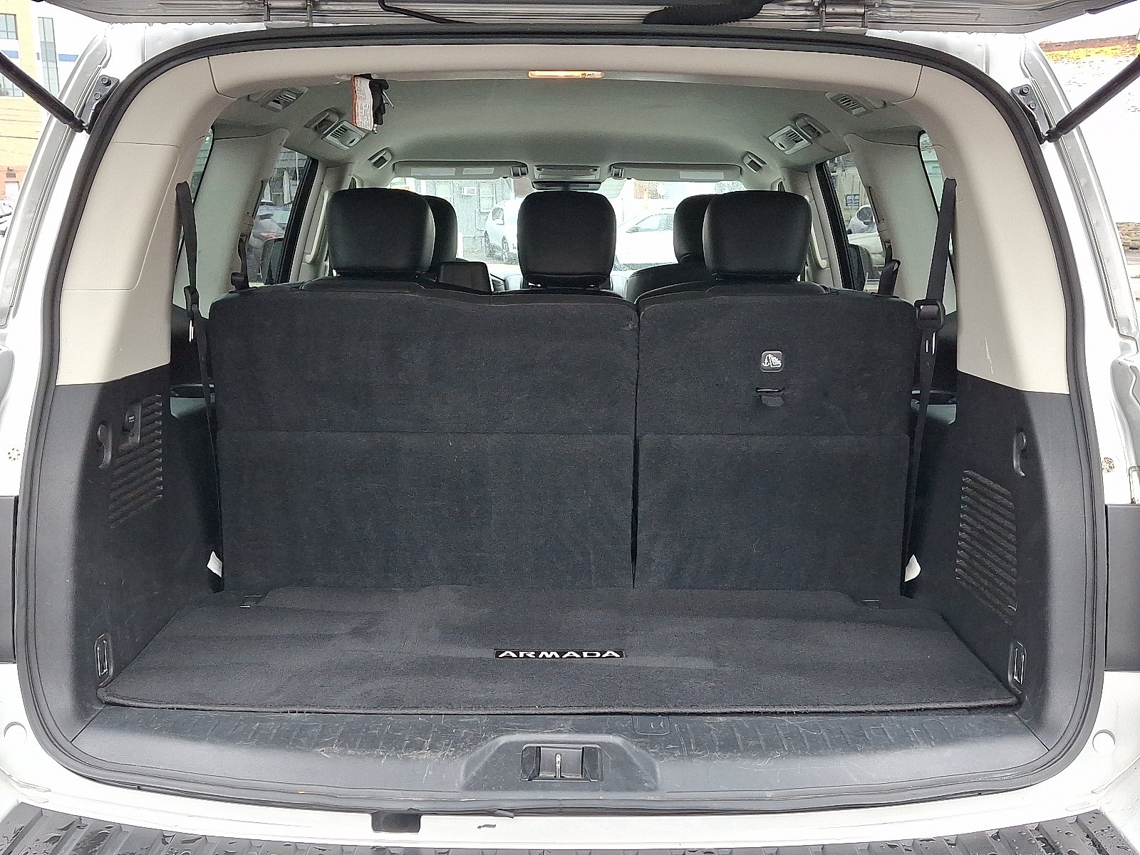 2022 Nissan Armada SV - Photo 28