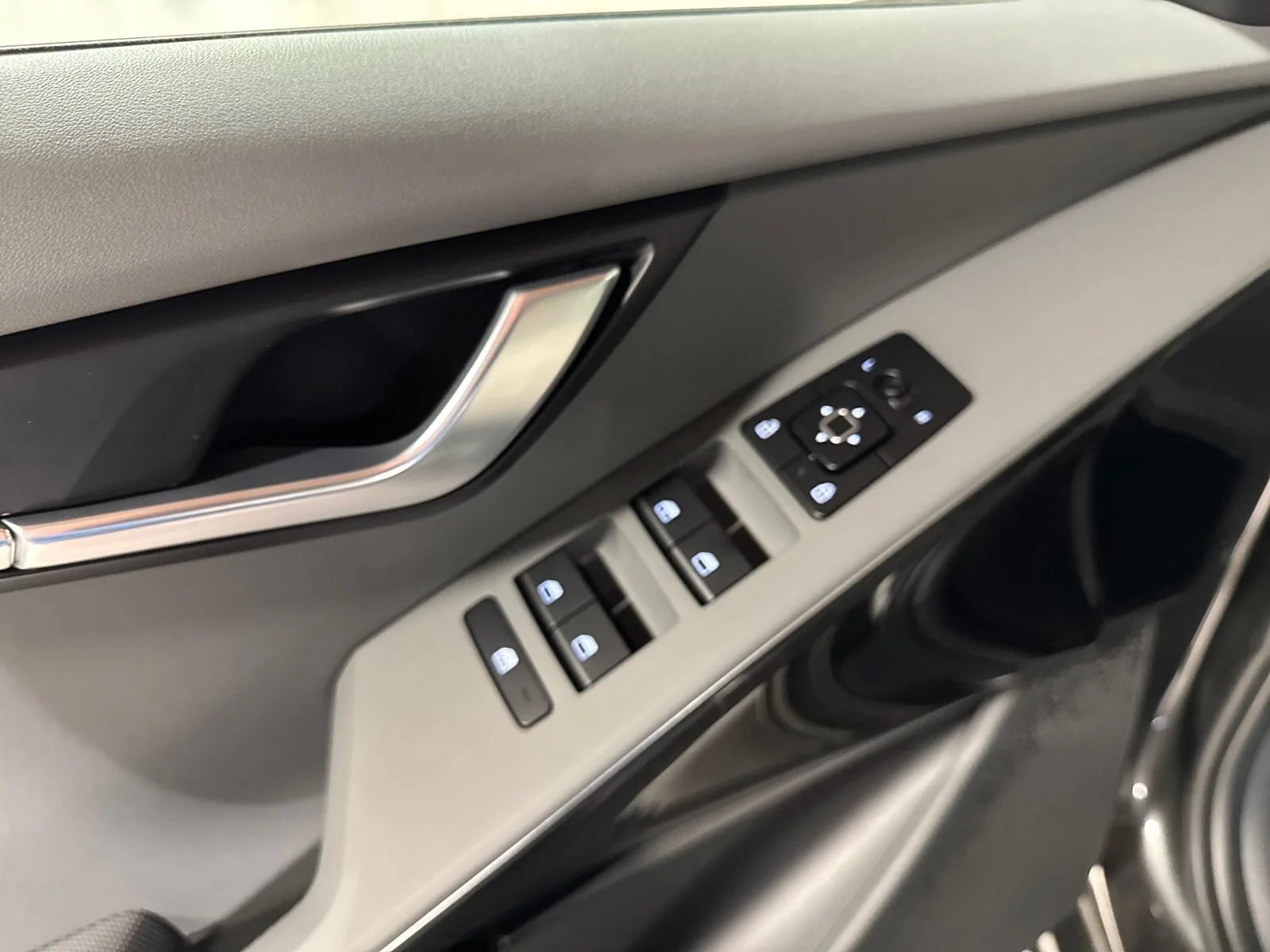 New 2026 Interstellar Gray Kia EX image 12