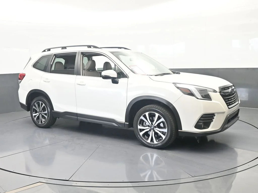 Used 2022 Crystal White Pearl Subaru Limited image 8
