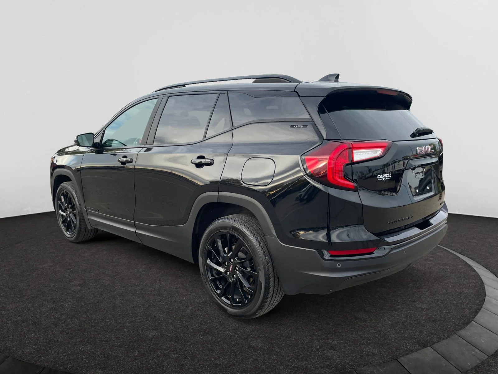 Used 2024 Black GMC SLE AWD image 3