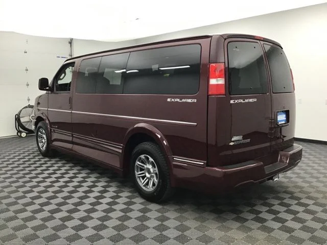 Used 2023 Red Chevrolet Explorer Limited SE image 12