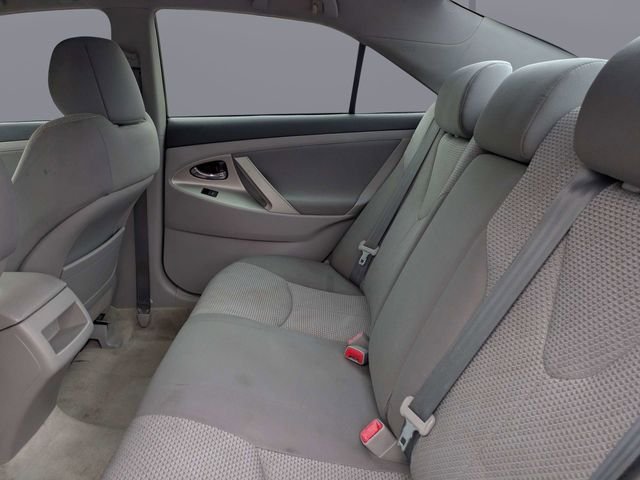 Used 2010  Toyota LE image 12