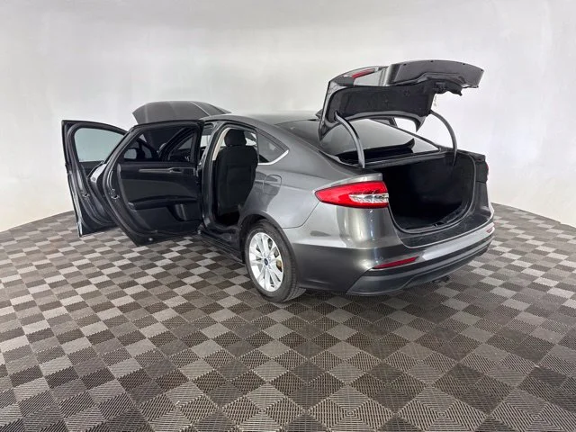 Used 2019 Gray Ford SE image 24
