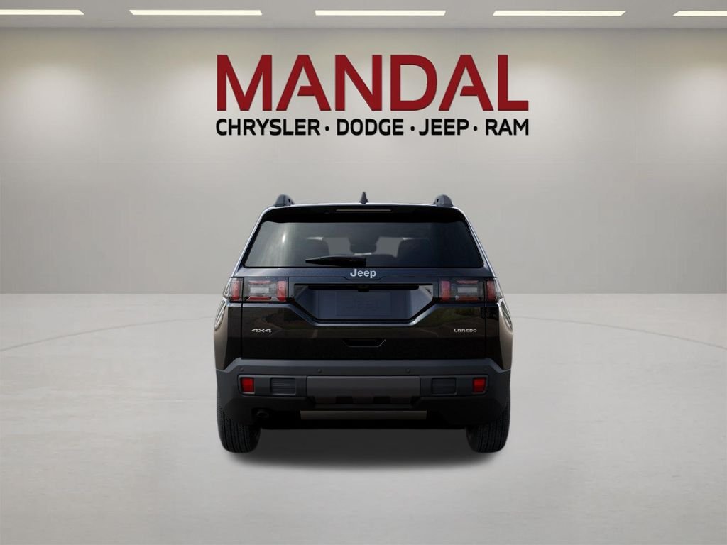 New 2026 Diamond Black Crystal Pearl-Coat Exterior Paint Jeep Laredo image 7